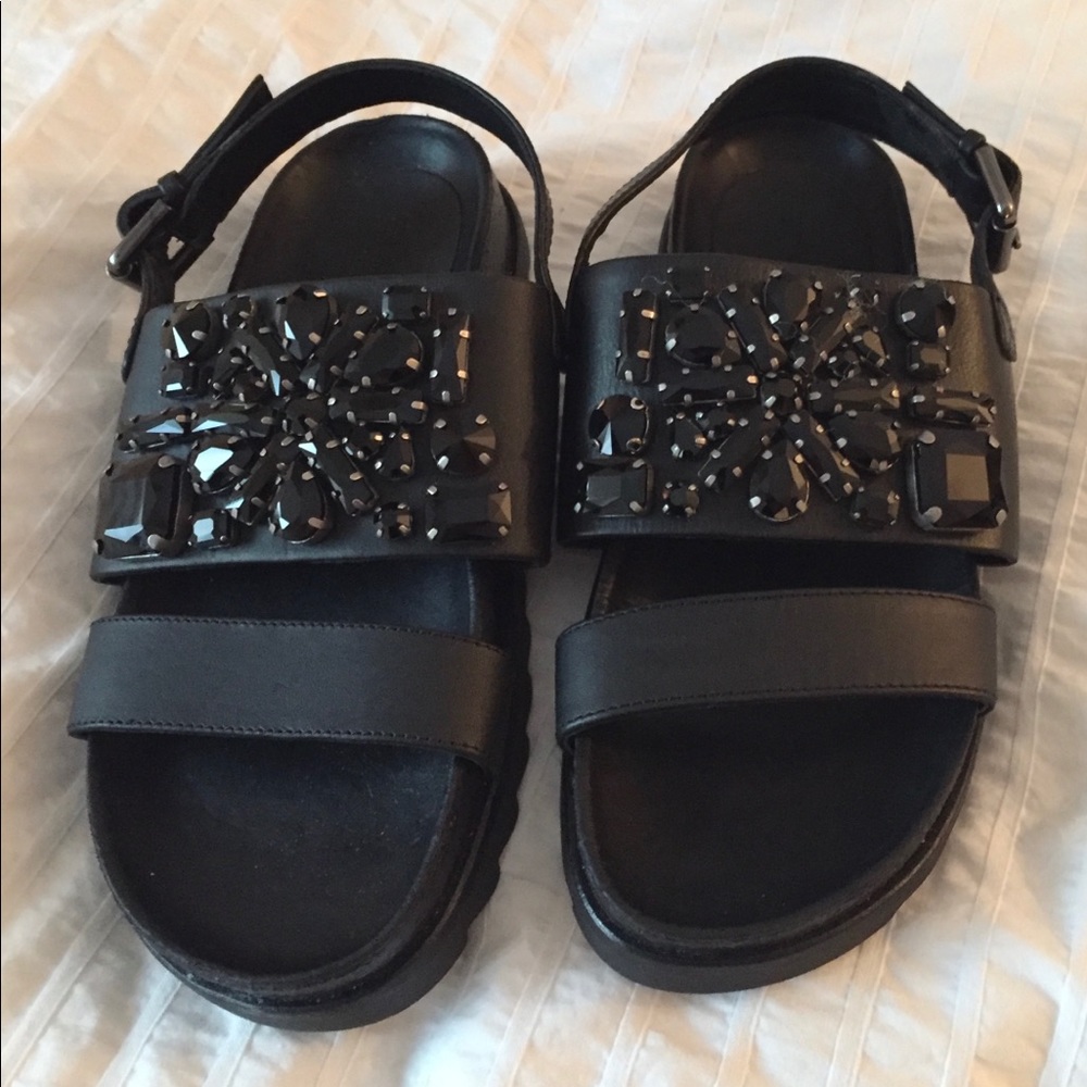 Strategia Leather Sandals